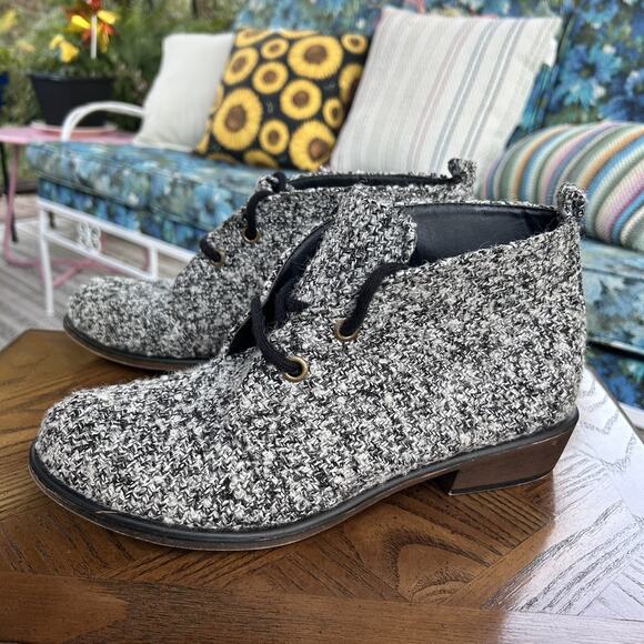 Dirty Laundry Tweed Black White Tweed Boots Size EU 41 US 10 - Picture 3 of 11
